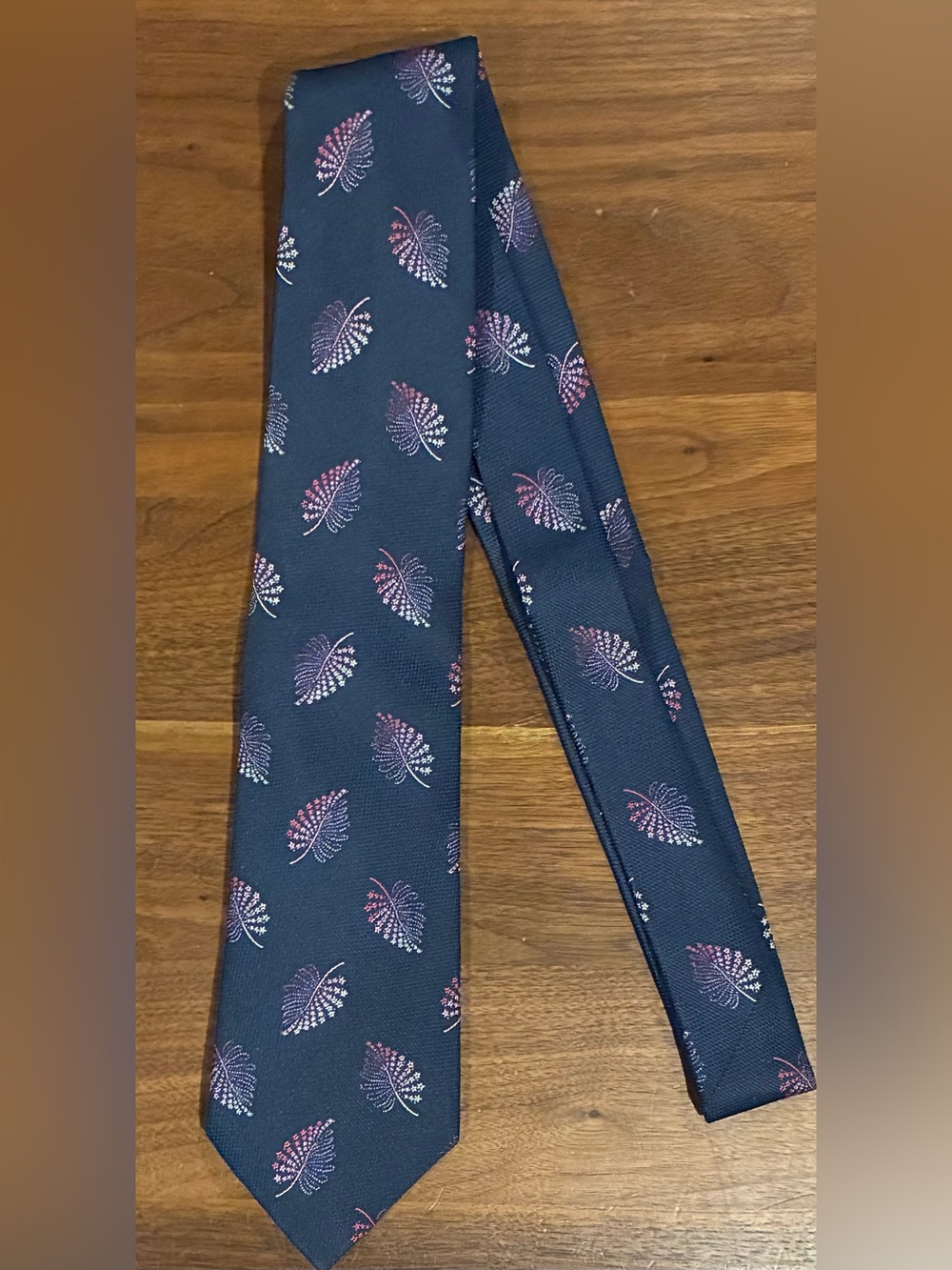 Thomas Pink Leaf Tie with Navy and Hues of Pink